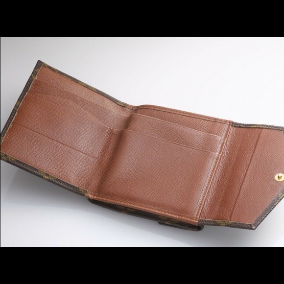 ❤️MAKE AN OFFER Like new Authentic LV Wallet. - Picture 5 of 6